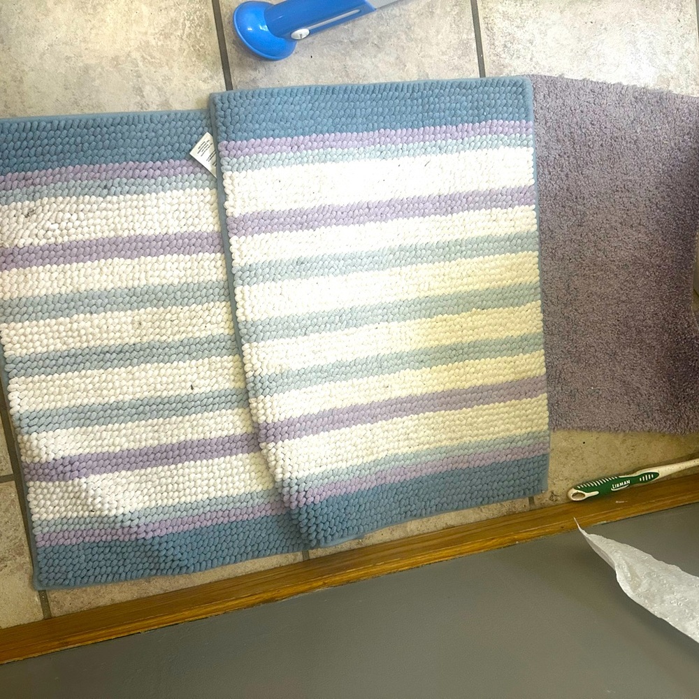 Bathroom rugs